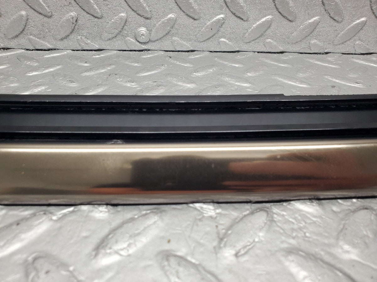 49405 Mercedes-Benz A124 320E Cabriolet Windscreen Top Moulding Trim
