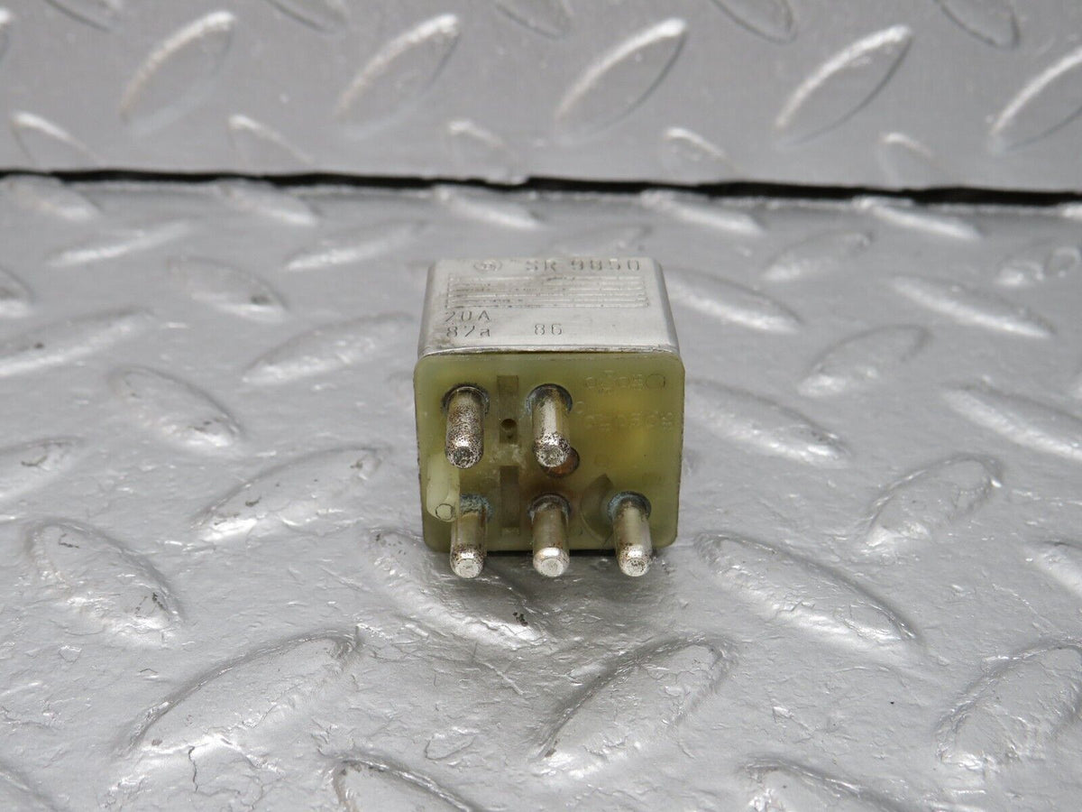 40687 Mercedes-Benz W123 300D Multi Purpose Relay A0015420219