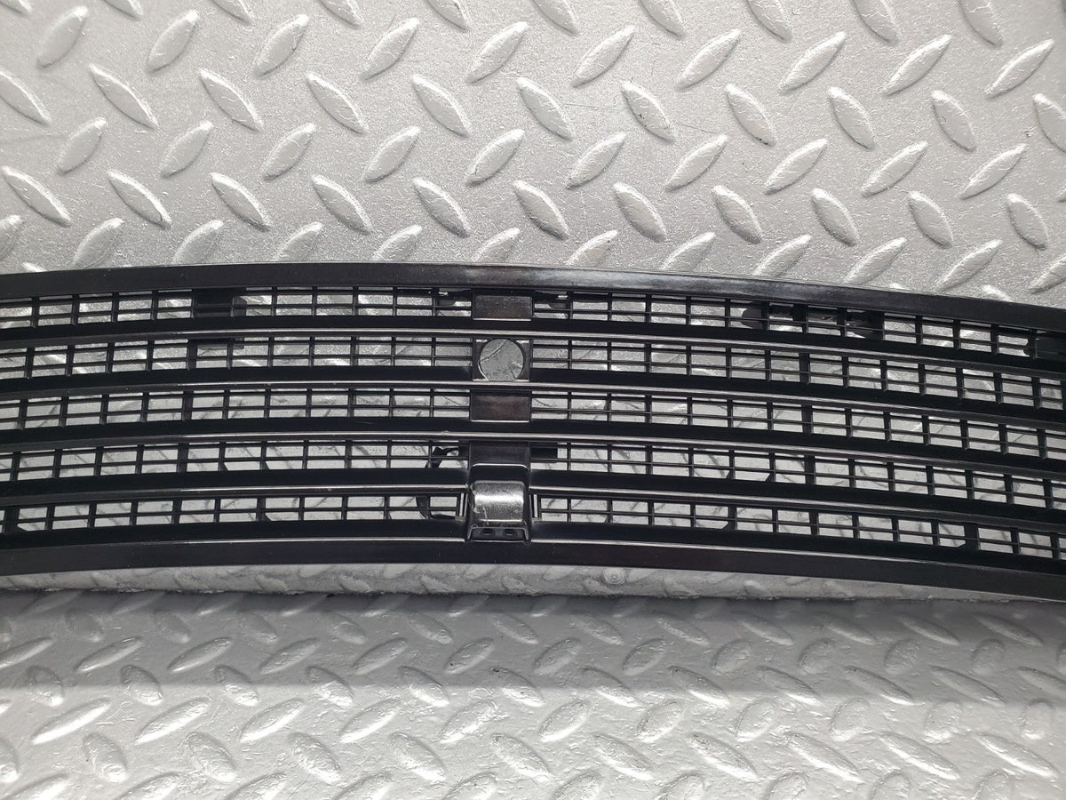 49559 Mercedes-Benz W220 Bonnet Upper Grill & Windscreen Washer Nozzle