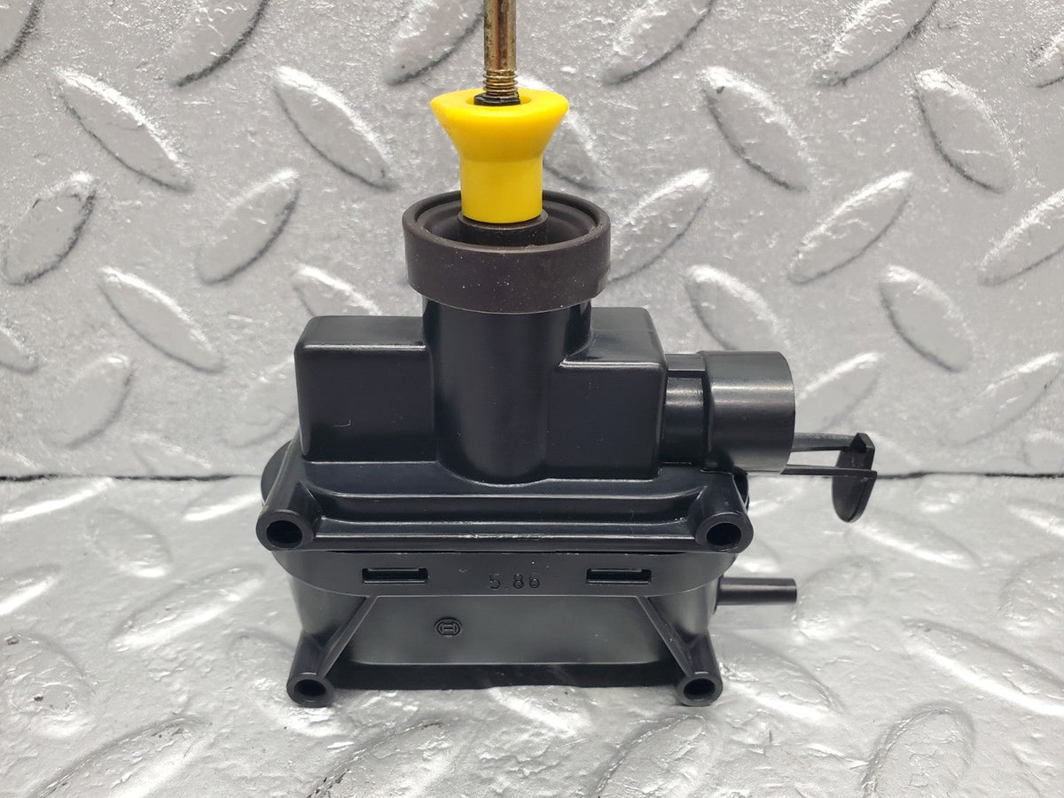 49568 Mercedes-Benz W220 Trunk Lock Vacuum Actuator