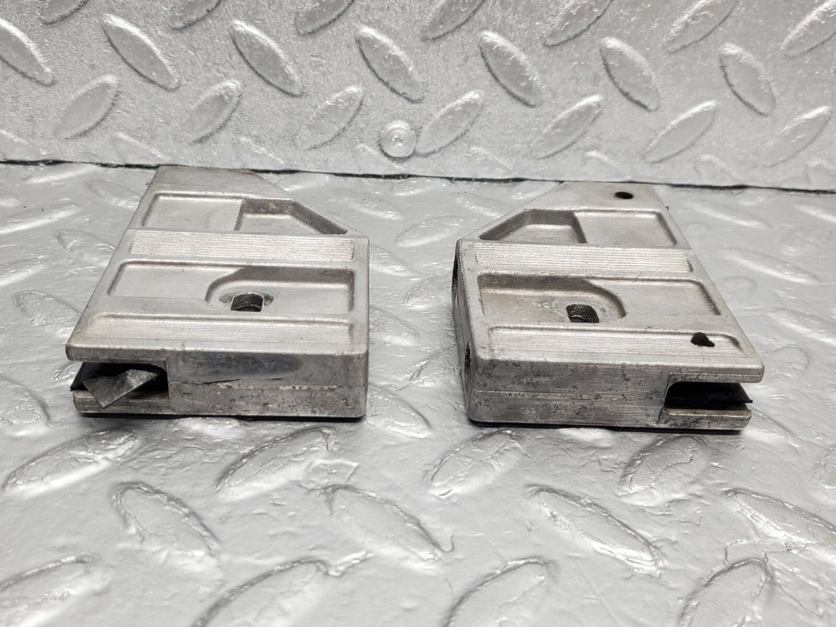 48310 Mercedes-Benz C126 Coupe Door Window Guide Bracket A1267250332