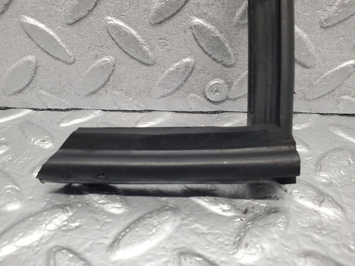 48150 Mercedes-Benz C107 R107 Front Left Rubber Window Guide A1077250125