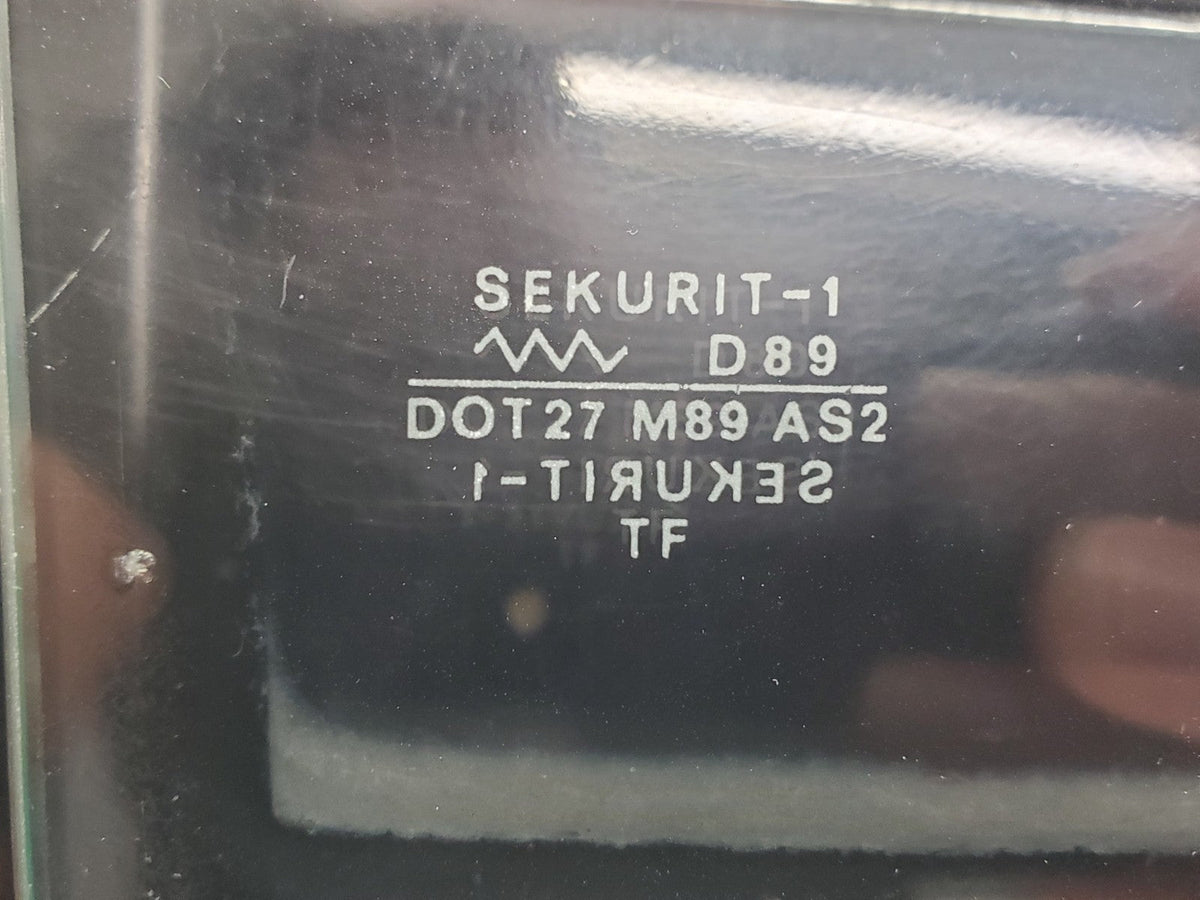 50662 Mercedes-Benz W108 280SE 3.5 Front Left Door Window Glass