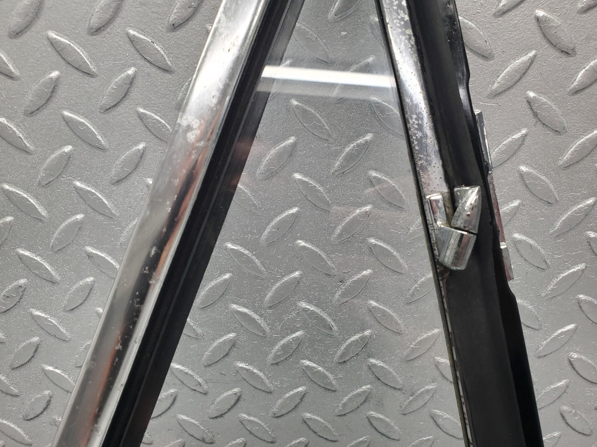 50664 Mercedes-Benz W108 280SE 3.5 Front Right Quarter Window