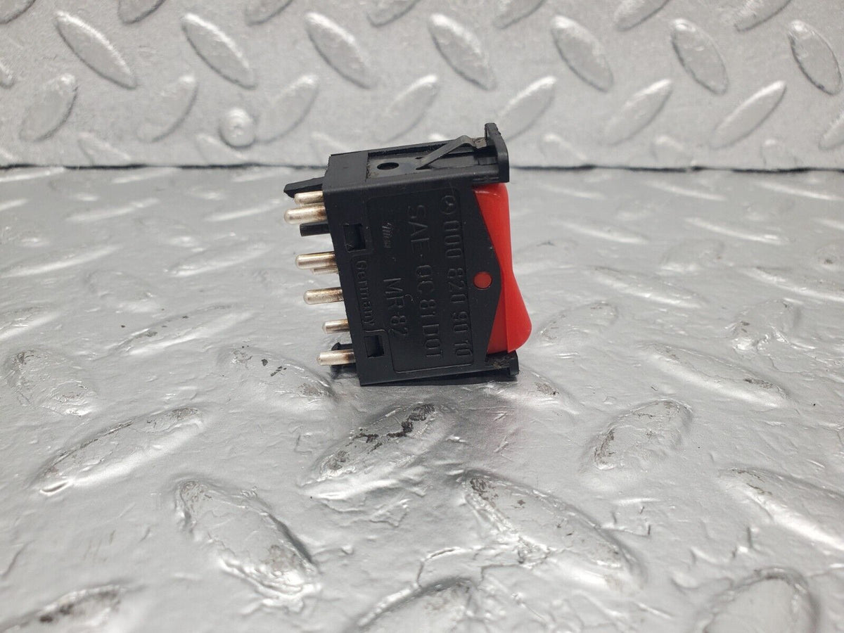 47372 Mercedes-Benz C126 500SEC Coupe Hazard Warning Light Switch A0008209010