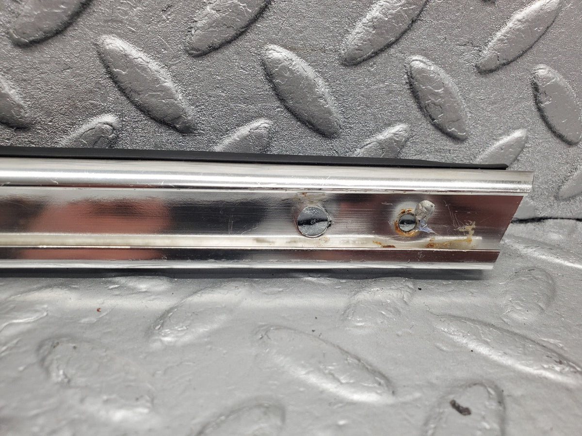 50169 Mercedes-Benz R107 SL Hardtop Chrome Trim Right