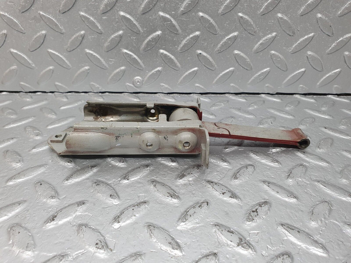41075 Mercedes-Benz W126 300SE Door Safety Check Strap Front