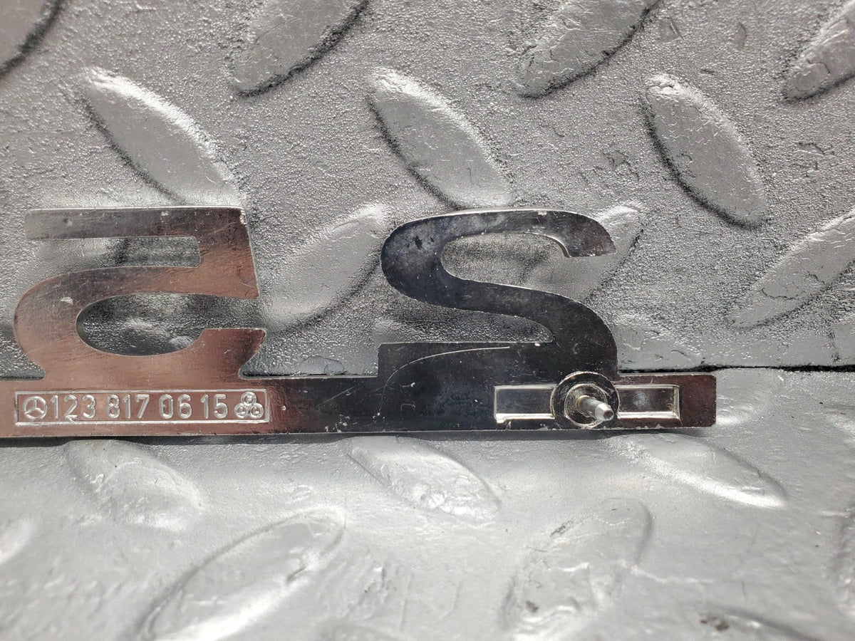 49631 Mercedes-Benz W123 250 Trunk Badge Emblem A1238170615