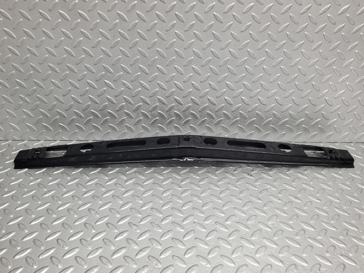 48760 Mercedes-Benz W123 Front Bumper Centre Bracket