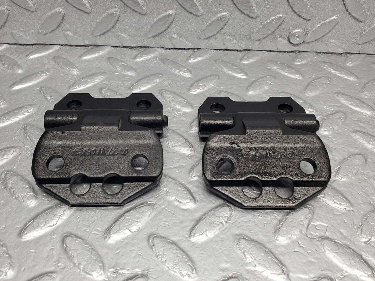 47101 Mercedes-Benz R129 320SL Coupe Door Hinge Right Side