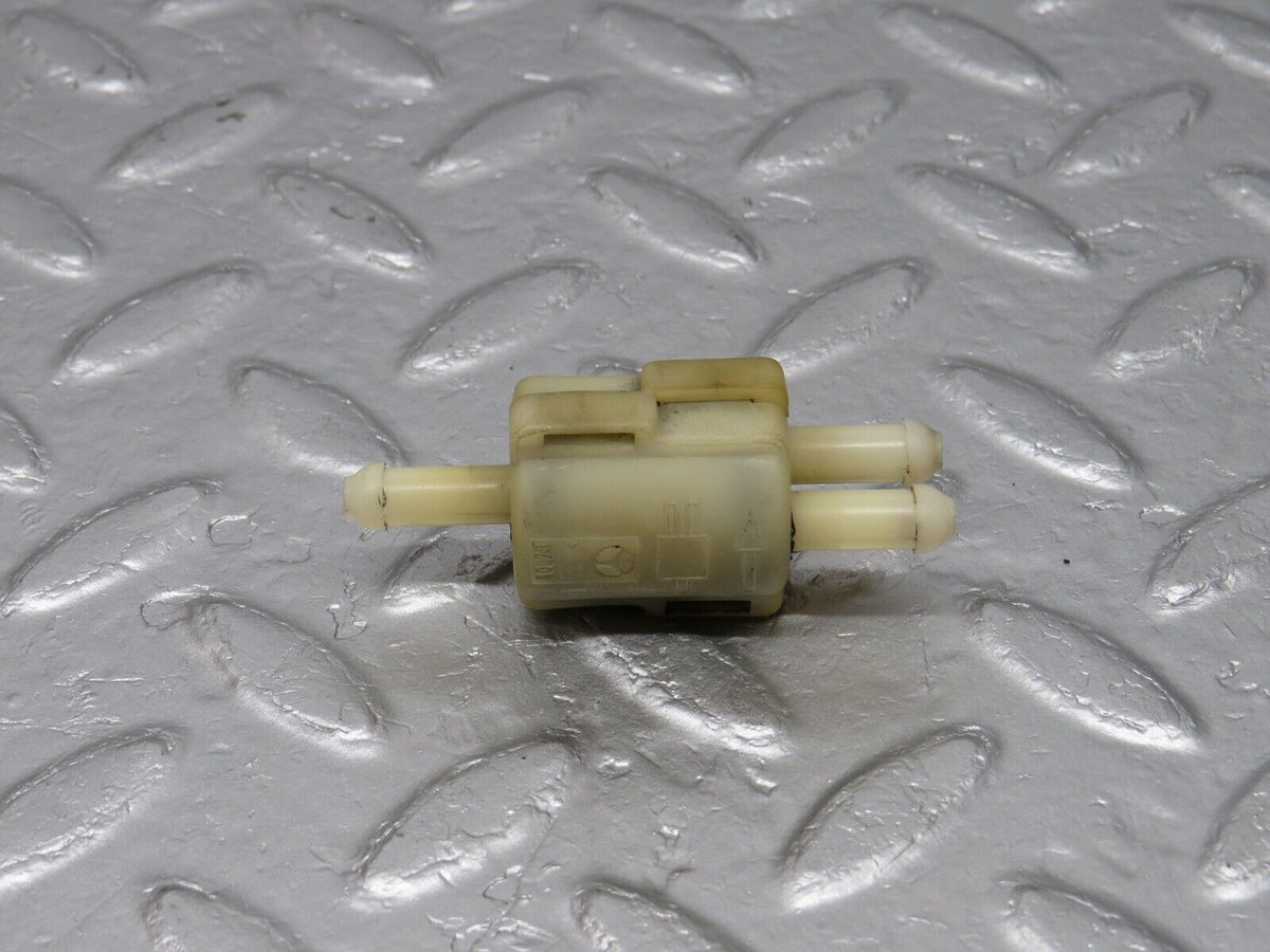 40689 Mercedes-Benz W123 300D Windscreen Washer Fluid Distributor