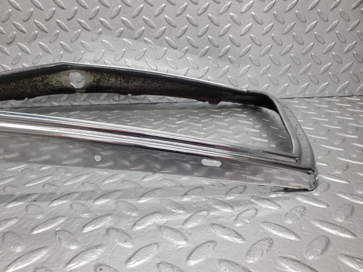 48754 Mercedes-Benz W123 Bonnet Grill Chrome Frame