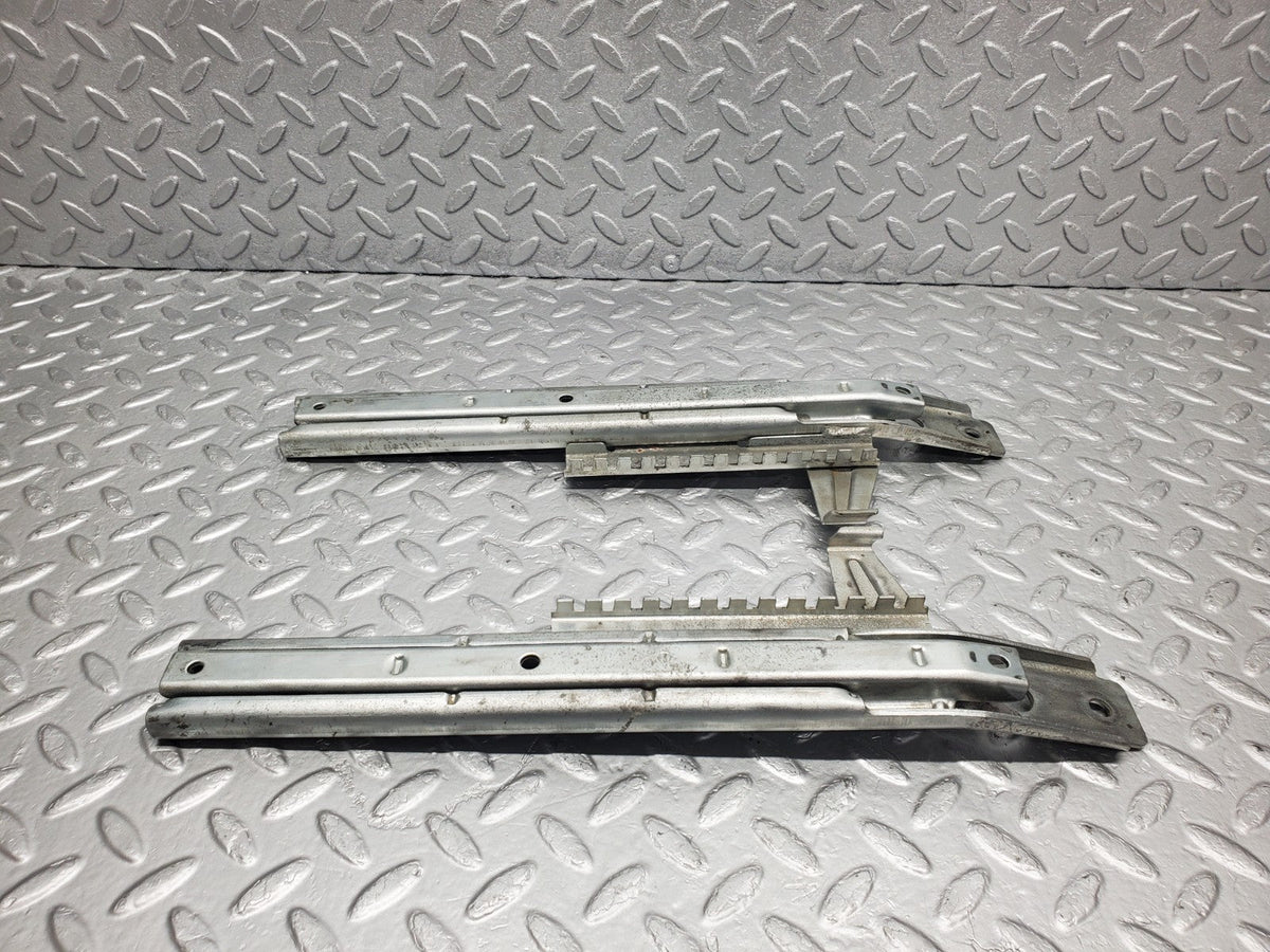 50226 Mercedes-Benz W123 Front Right Seat Rail Pair