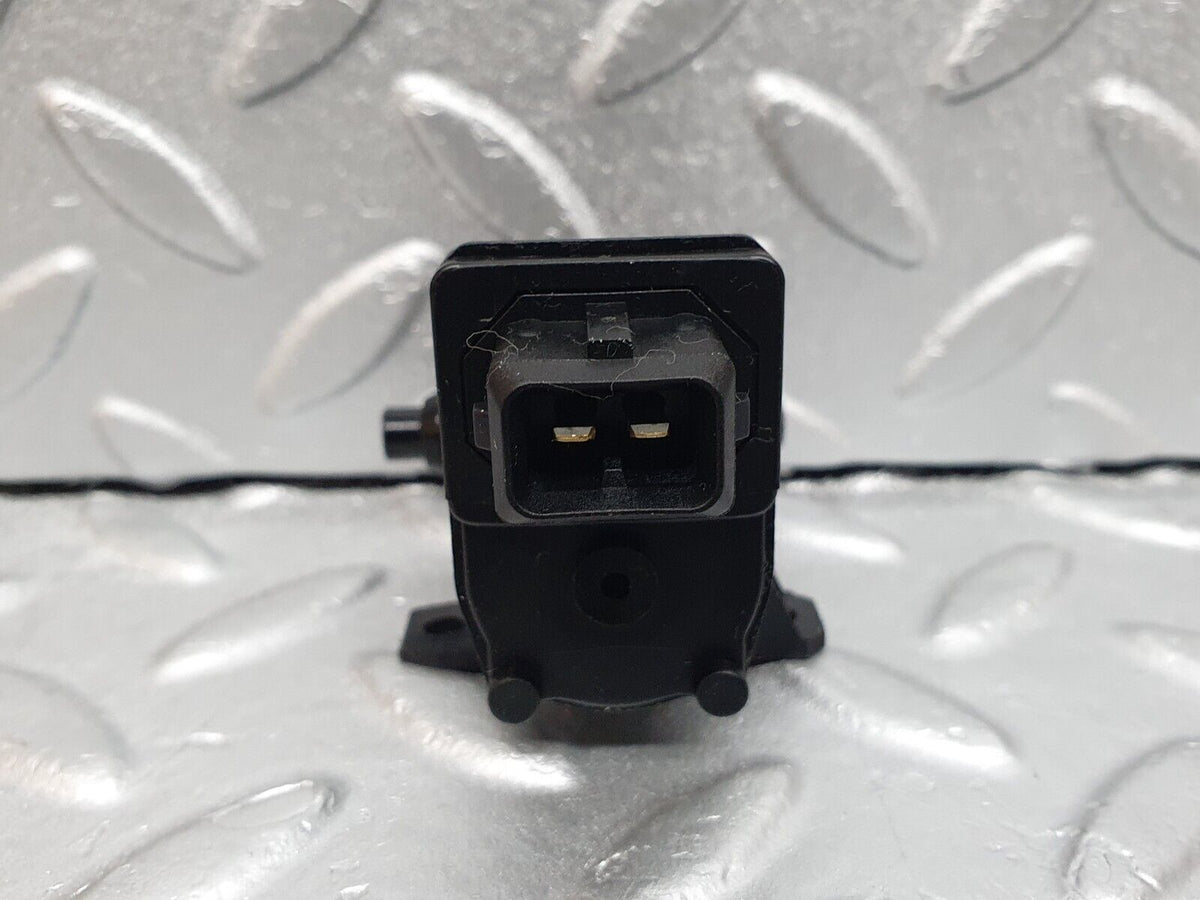 41923 Mercedes-Benz W202 C200 Heater Control Vacuum Valve A2028000178