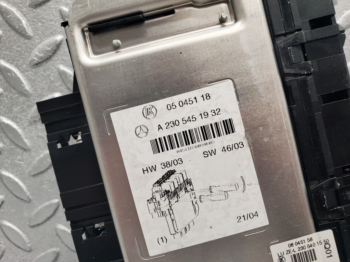 47849 Mercedes-Benz R230 350SL Coupe SAM Control Unit Fuse Box A2305451932