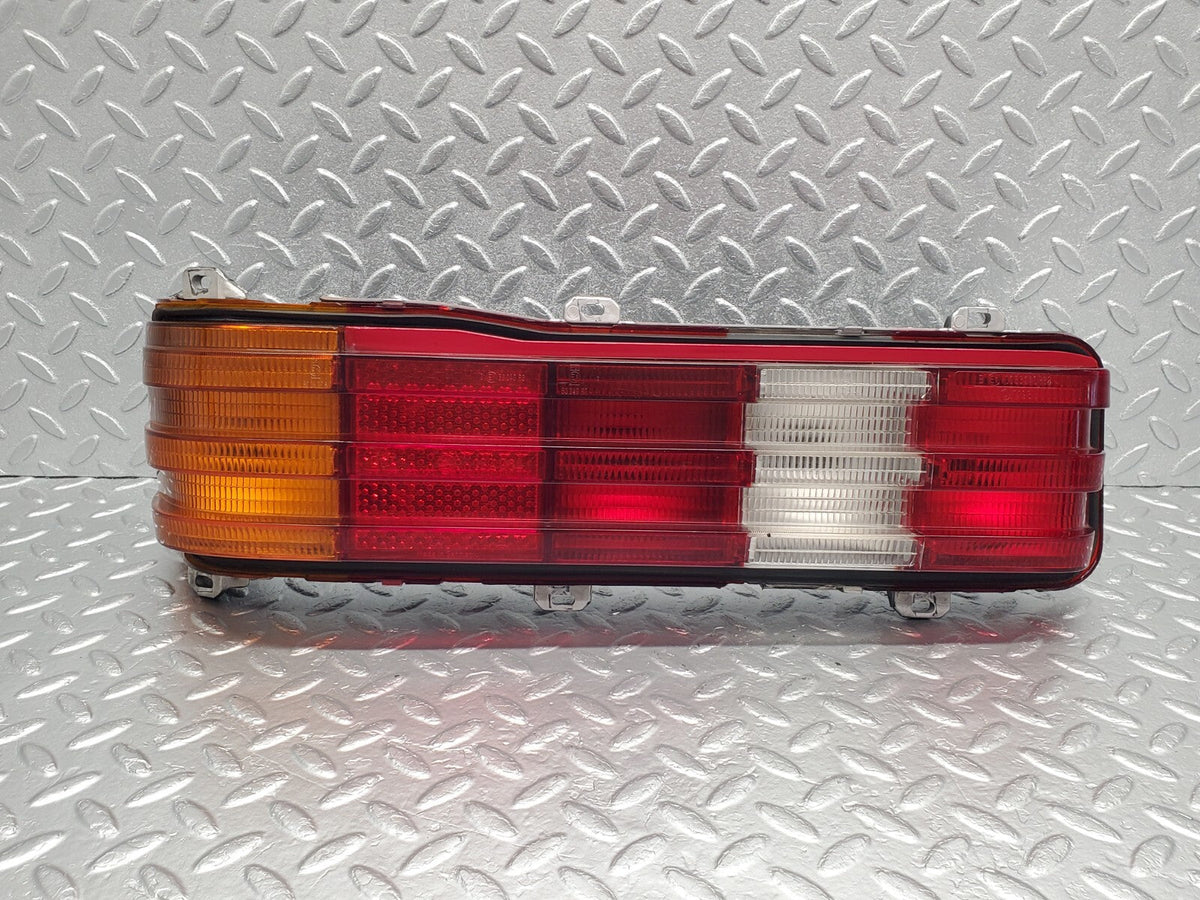 48689 Mercedes-Benz W123 Tail Light Left Side Hella 0053240R38