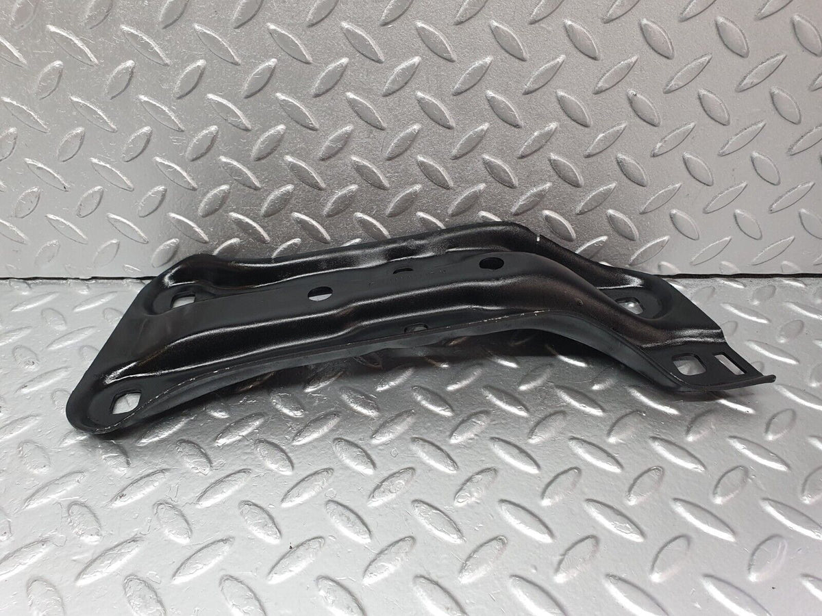 41950 Mercedes-Benz W202 C200 Gearbox Mount Bracket A2022420701