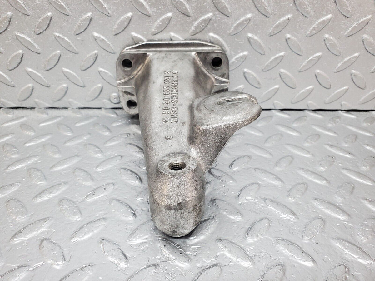 45429 Mercedes-Benz 280E M110.983 Engine Mount Bracket Left Side A1232230204