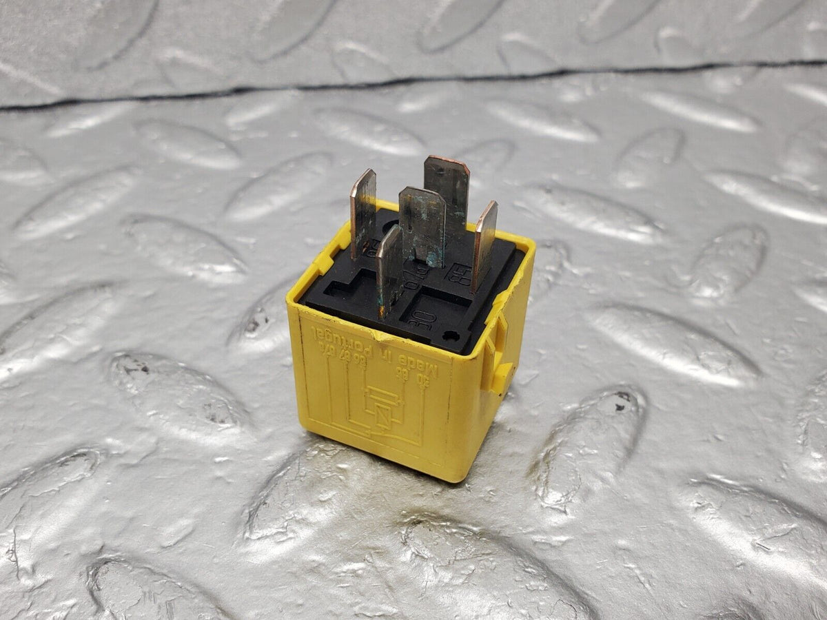 47897 Mercedes-Benz R230 350SL Coupe Multi Purpose Relay A0025421419