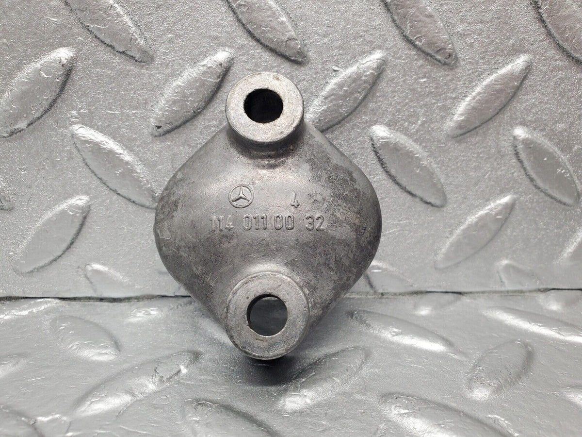 46701 Mercedes-Benz C123 280CE Coupe Engine Fuel Pump Cover A1140110032