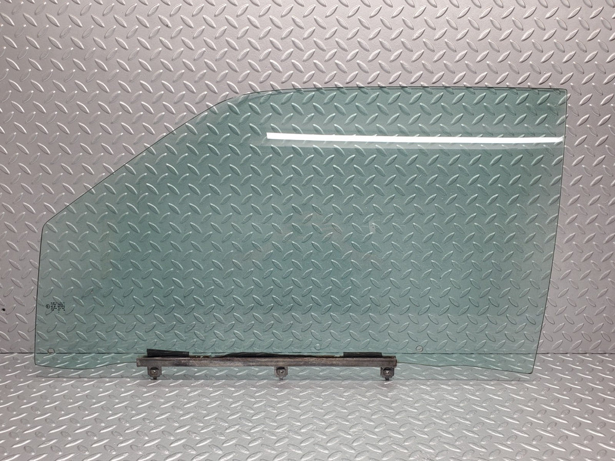 49339 Mercedes-Benz A124 320E Cabriolet Front Left Door Window Glass
