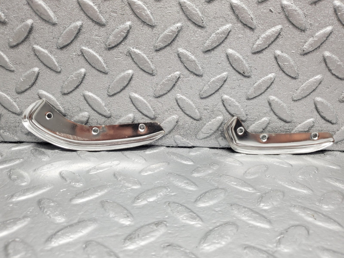 50533 Mercedes-Benz W108 280SE 3.5 Interior Door Handle Chrome Trim Pair Right