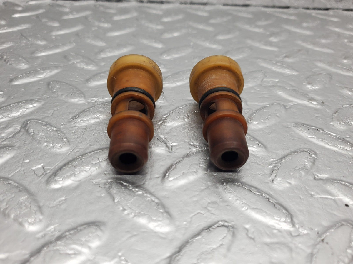 51080 Mercedes-Benz W124 260E Fuel Injector Holder 2x