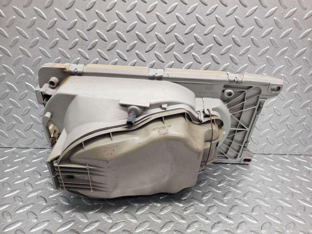 48727 Mercedes-Benz W123 Headlight Left Side Hella 117683-00 LI