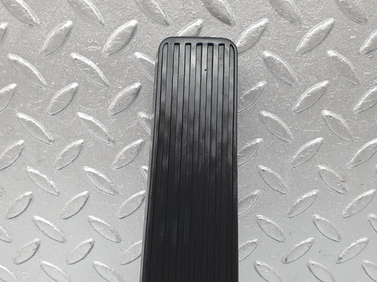 43912 Mercedes-Benz C123 230CE Coupe Accelerator Pedal With Rubber A1233010082