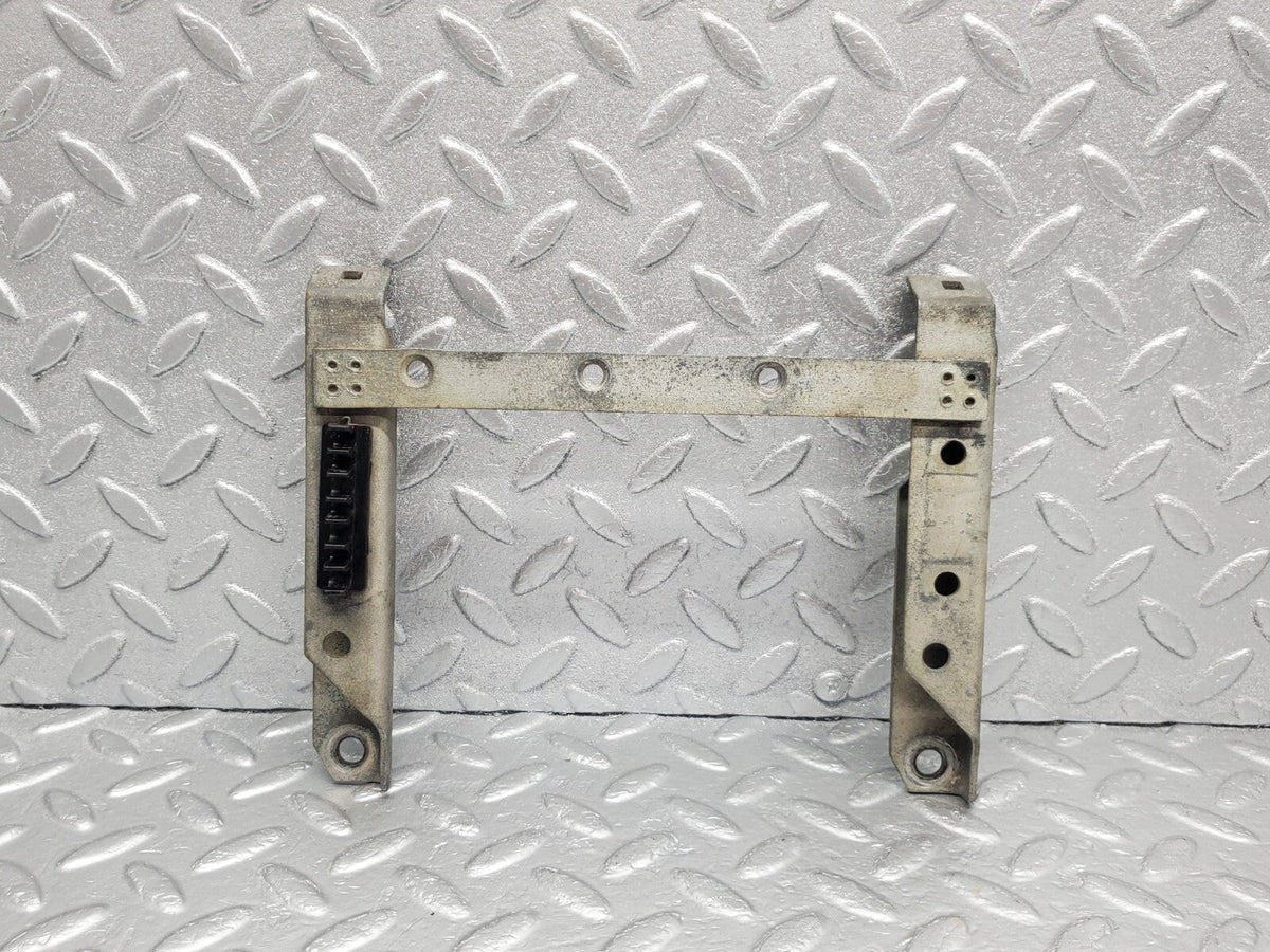 48795 Mercedes-Benz W108 Ignition Cable Bracket