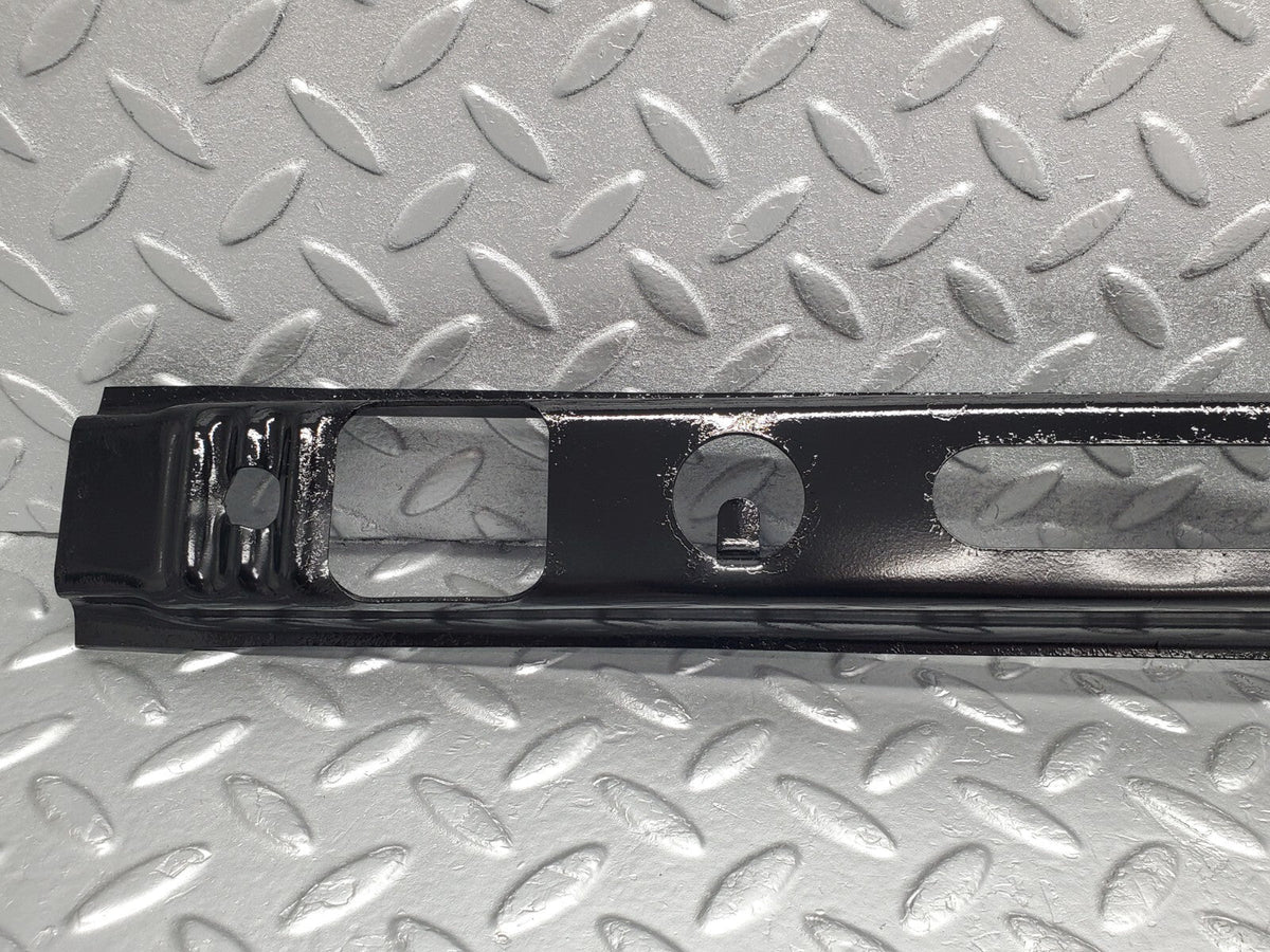 48760 Mercedes-Benz W123 Front Bumper Centre Bracket