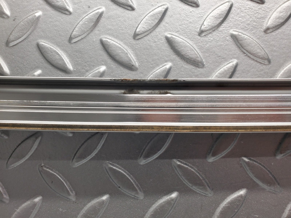 50171 Mercedes-Benz R107 SL Hardtop Windscreen Chrome Frame