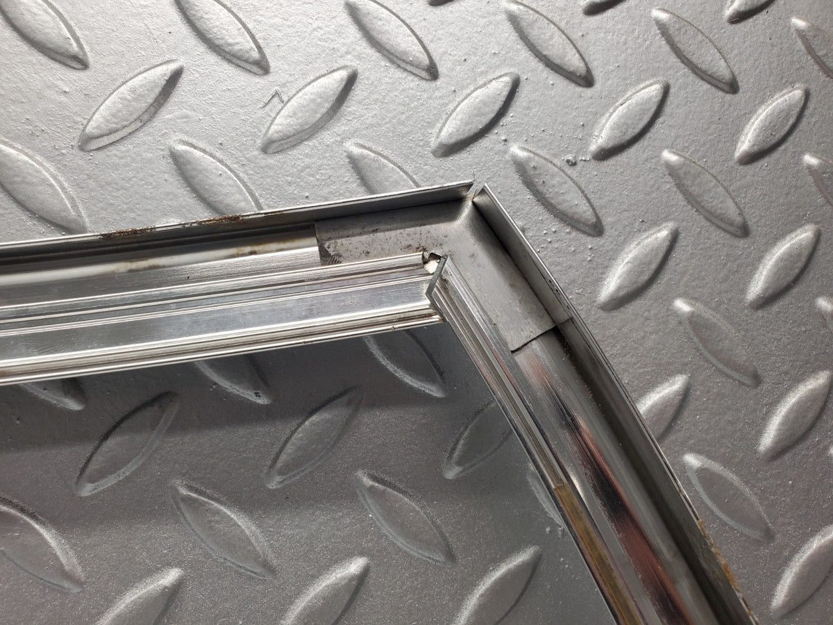 50171 Mercedes-Benz R107 SL Hardtop Windscreen Chrome Frame