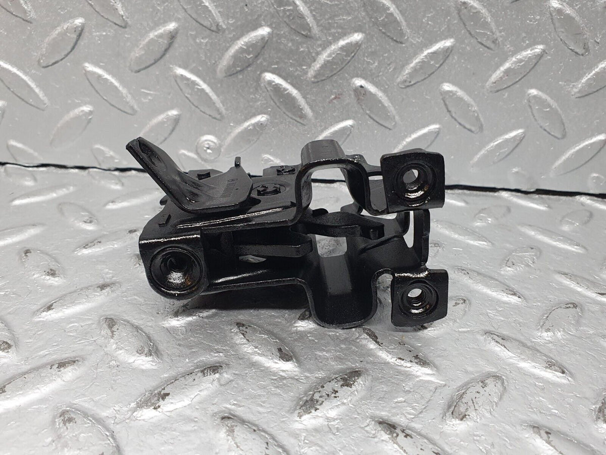 41150 Mercedes-Benz W126 300SE Lock Catch Right Side A1268801260
