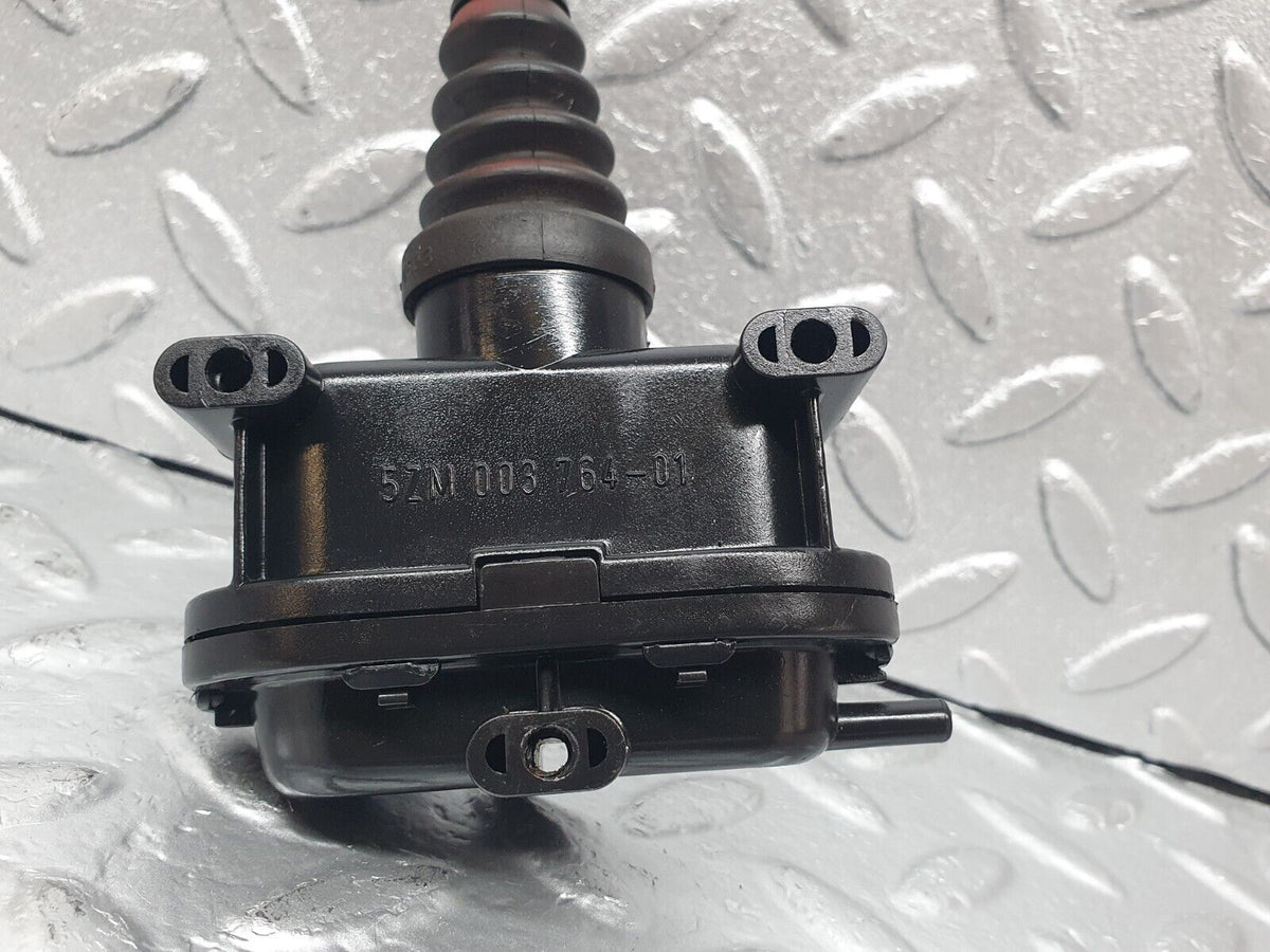 43647 Mercedes-Benz C126 380SEC Coupe Left Door Lock Vacuum Actuator