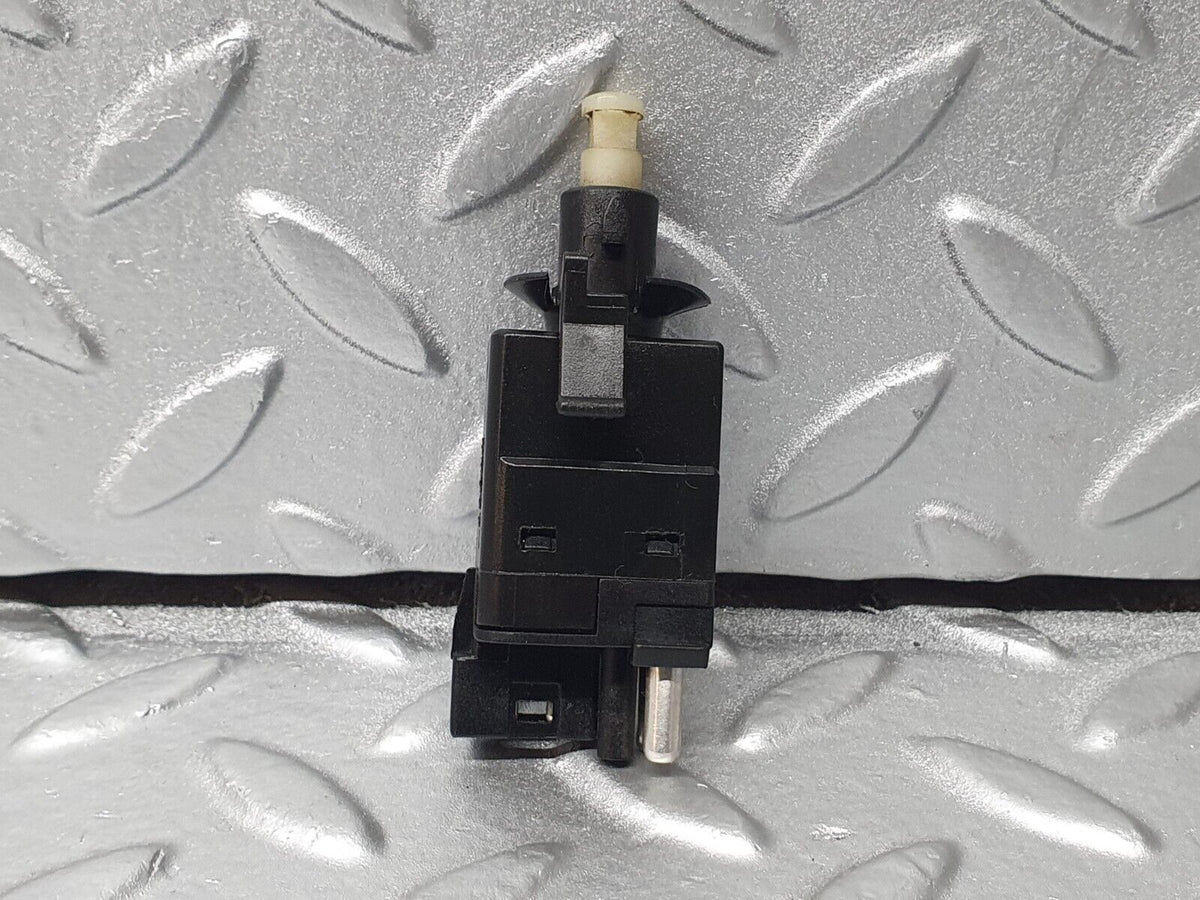 41799 Mercedes-Benz W202 C200 Brake Light Switch A0015450109
