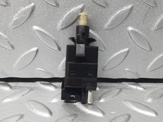 41799 Mercedes-Benz W202 C200 Brake Light Switch A0015450109