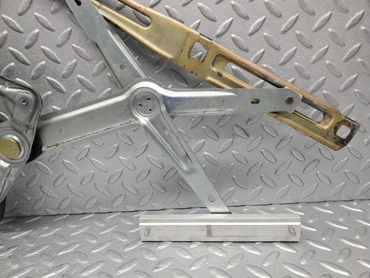 49192 Mercedes-Benz A124 320E Cabriolet Front Left Power Window Regulator