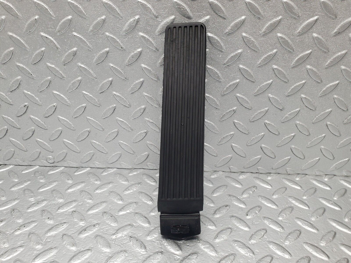 46362 Mercedes-Benz C123 280CE Coupe Accelerator Pedal With Rubber A1233010082