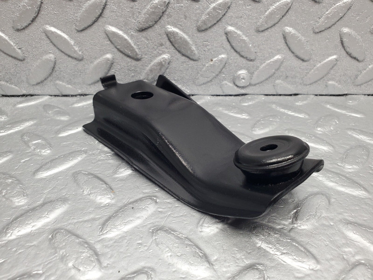 49927 Mercedes-Benz R107 380SL Engine Suspension Holder Right Side