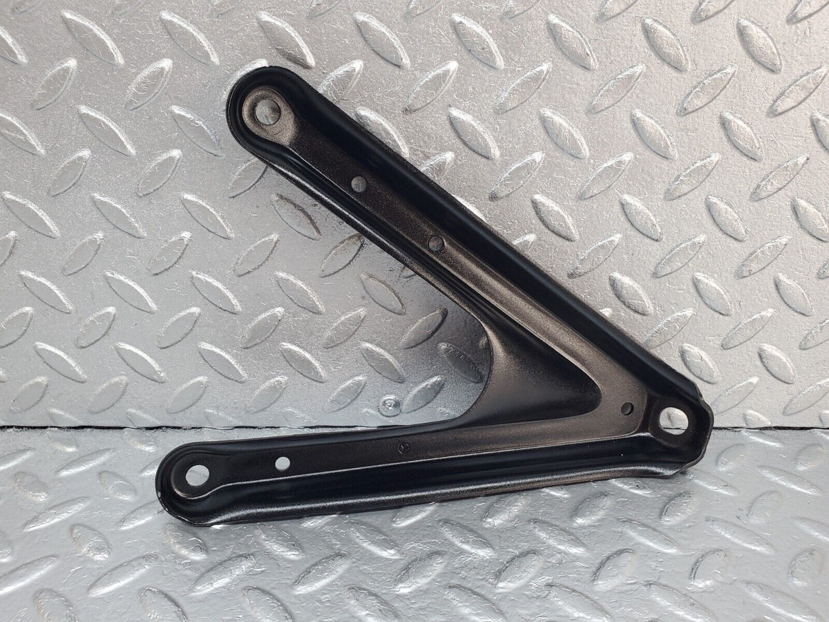 44810 Mercedes-Benz W124 220E Air Intake Manifold Bracket