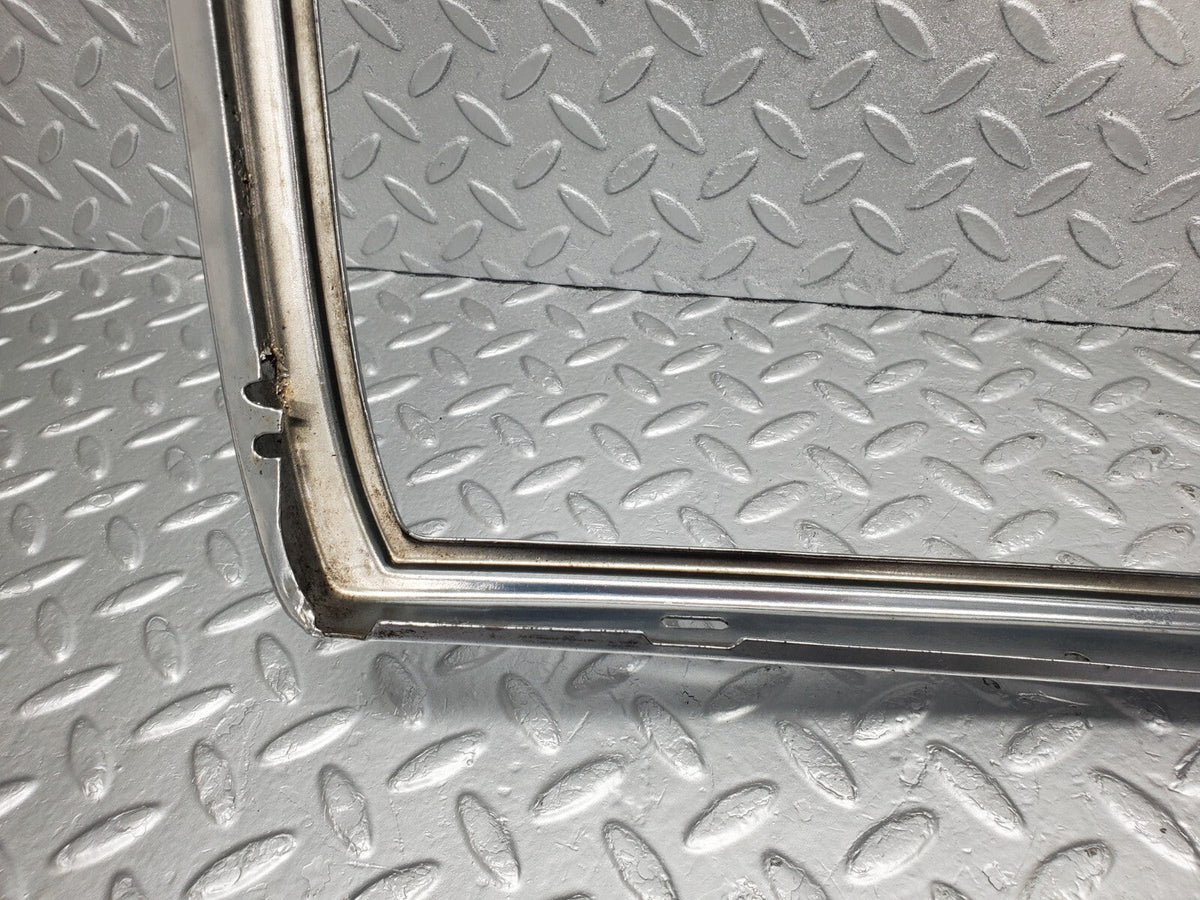 48753 Mercedes-Benz W123 Bonnet Grill Chrome Frame