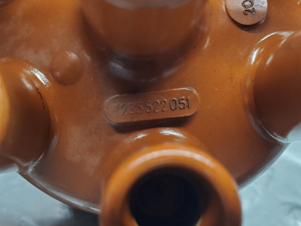 48592 Mercedes-Benz W123 Ignition Distributor Cap 1235522051