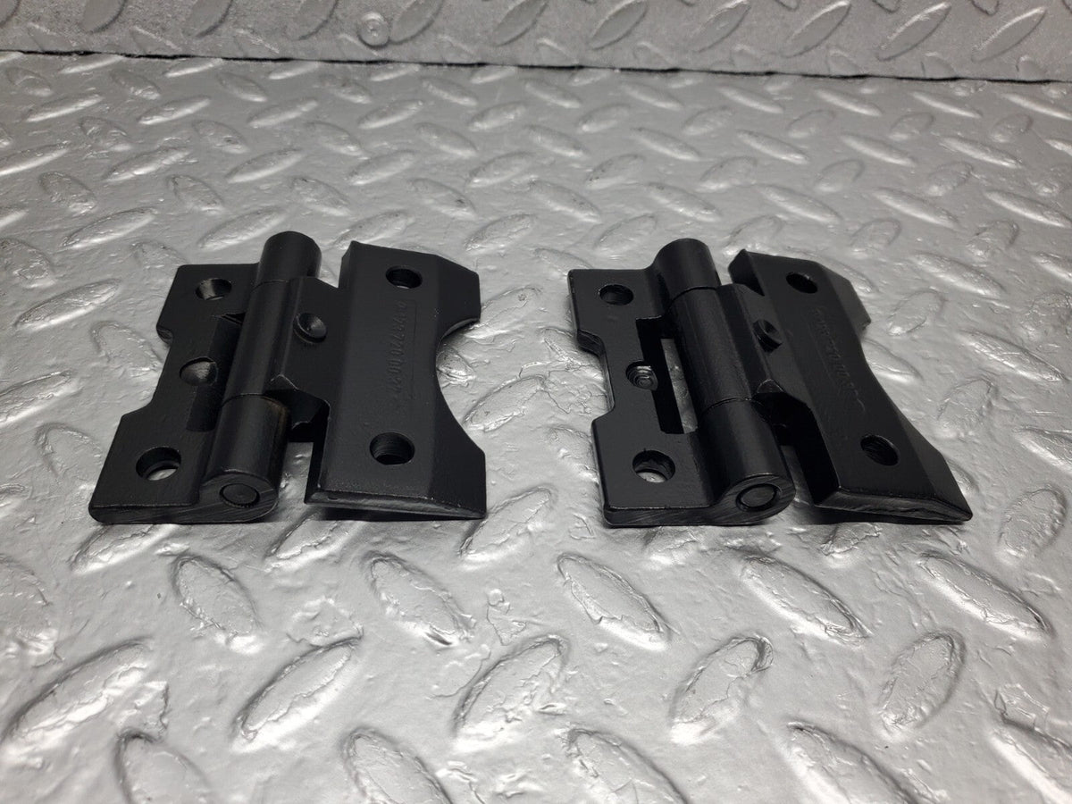 48654 Mercedes-Benz W123 Door Hinge Pair Right Side A1237200037