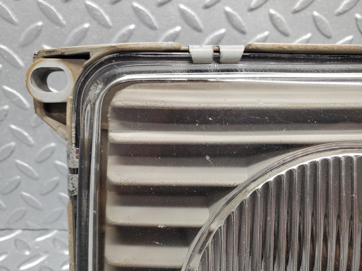 48727 Mercedes-Benz W123 Headlight Left Side Hella 117683-00 LI