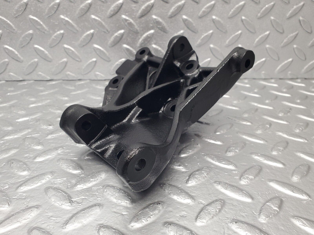 46637 Mercedes-Benz C123 280CE Coupe Alternator Generator Bracket A1101550735