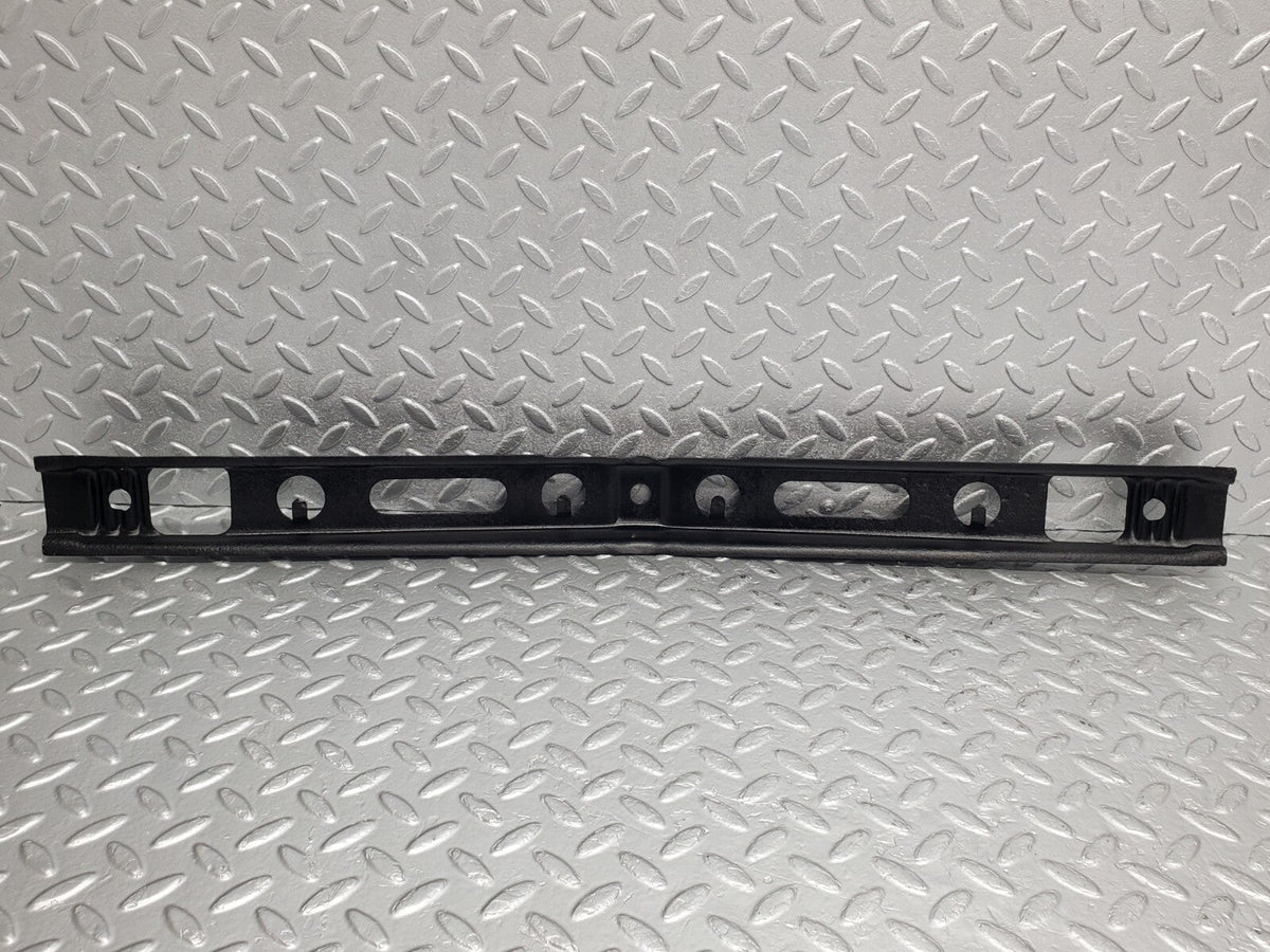 48759 Mercedes-Benz W123 Front Bumper Centre Bracket
