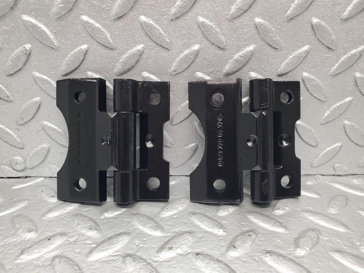 46570 Mercedes-Benz C123 280CE Coupe Door Hinge Pair Right Side A1237200037