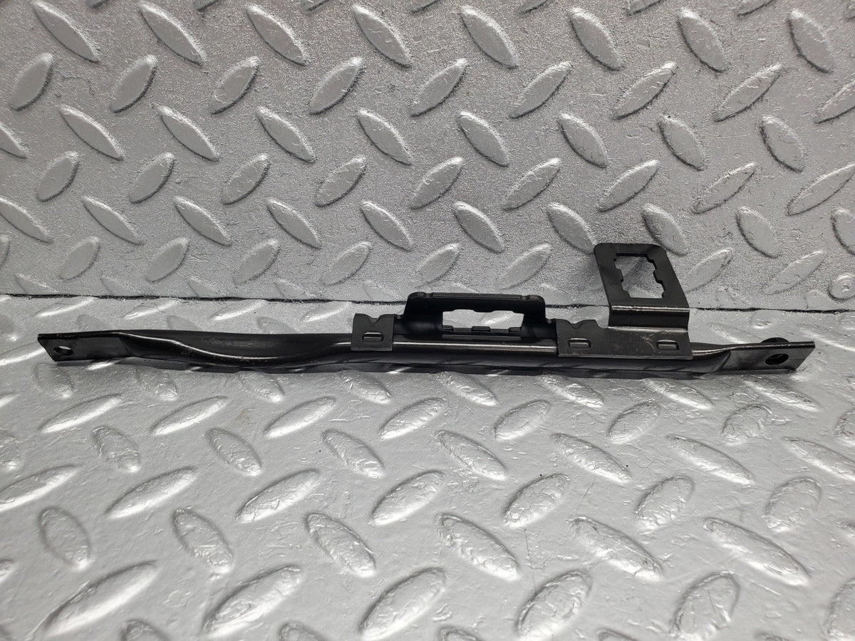 49379 Mercedes-Benz A124 320E Cabriolet Dashboard Bracket
