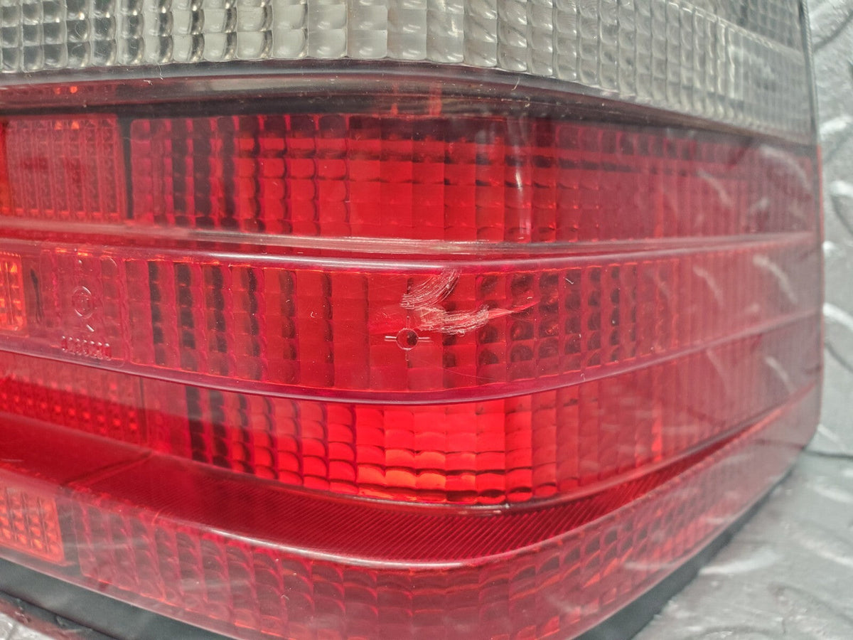48940 Mercedes-Benz A124 320E Cabriolet Tail Light Right Side Hella